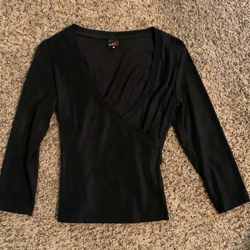 Studio Y 3/4 Sleeve Deep V Top